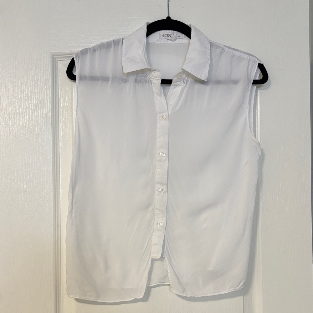 BCBGeneration White Sleeveless Button-Down Shirt